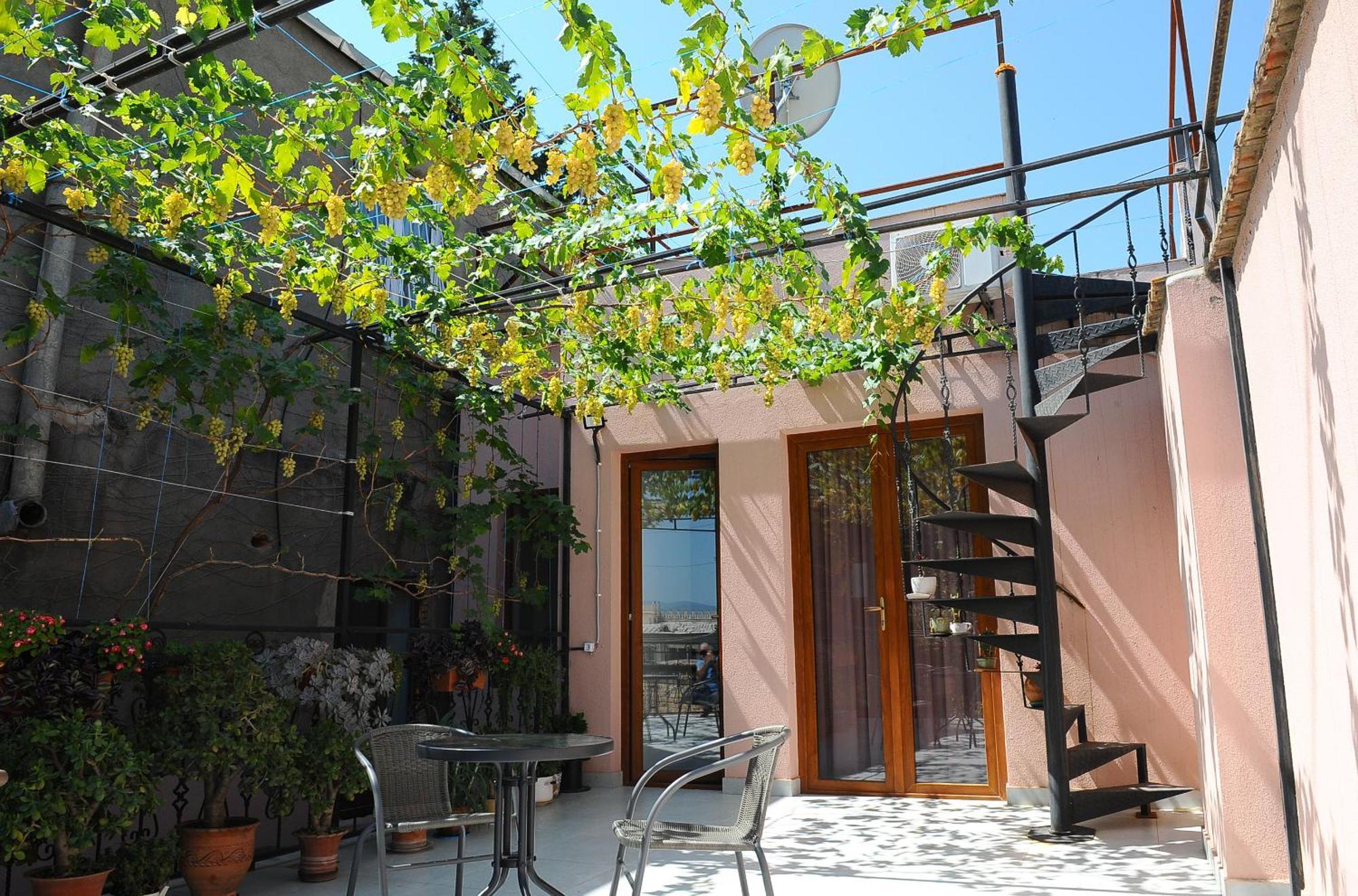 Janika Apartments Tbilisi Exterior photo